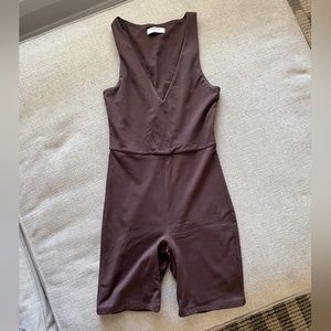 Aritzia Babaton Contour V-Neck Romper